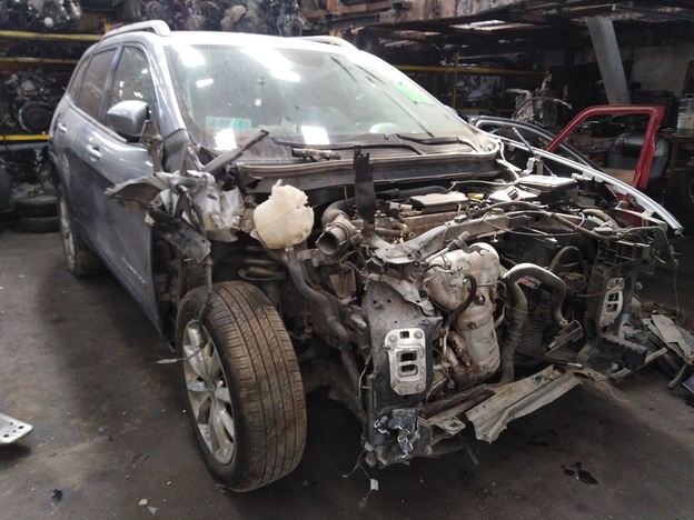 CIGUEñAL Jeep CHEROKEE 2014 USADO